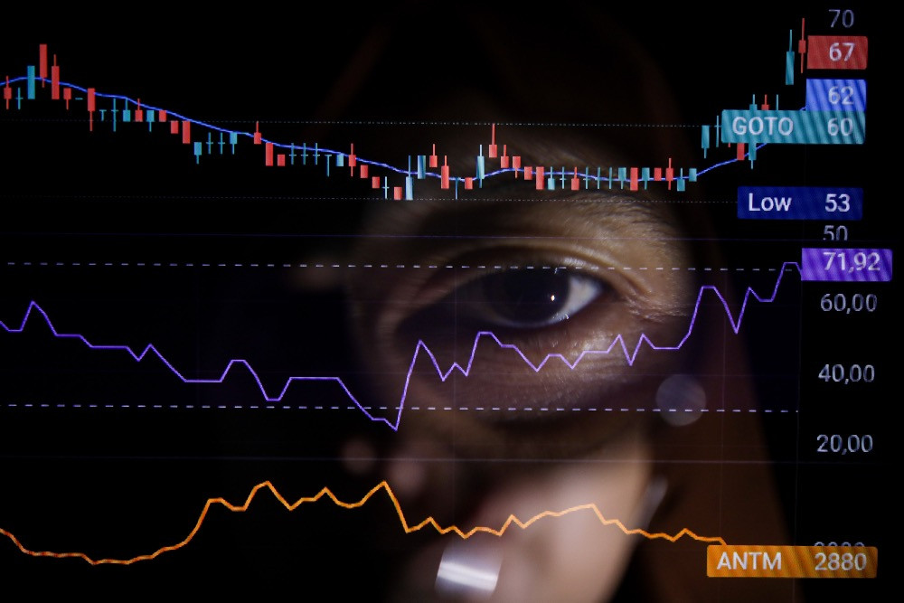 Saham-Saham Big Caps Jadi Pemberat Utama IHSG Sepekan Terakhir: AMMN Anjlok Paling Dalam