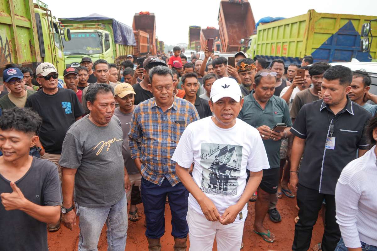 Dedi Mulyadi Tegaskan Larangan Truk Kelebihan Muatan Mulai Januari 2026: Implikasi Bagi Industri Pertambangan