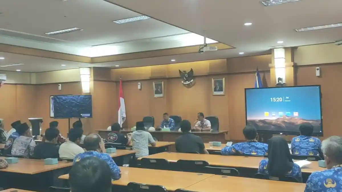 Penolakan Sopir Truk Bangkalan Terhadap Penutupan Galian C: Nasib Ekonomi di Ujung Tanduk