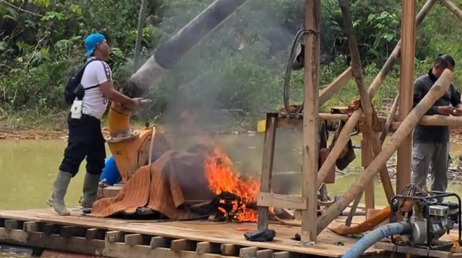 Polisi Musnahkan Rakit PETI di Kuansing, Tegaskan Komitmen Penegakan Hukum Lingkungan