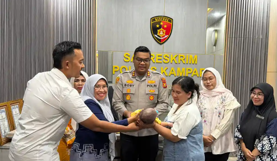 Orang Tua Bayi Dibuang di Kampar Jadi Tersangka, Balita Diserahkan ke Keluarga