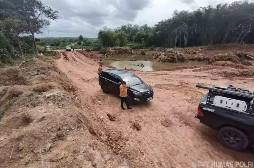 Polda Sumsel Berantas Tambang Galian C Ilegal di Banyuasin, Tujuh Ditangkap